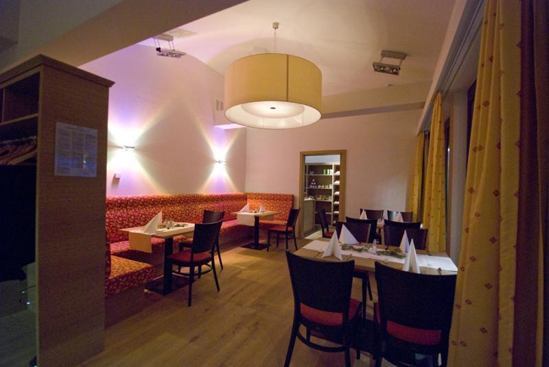 Restaurant Waldmeisterei Gera Ngoại thất bức ảnh