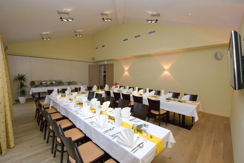 Restaurant Waldmeisterei Gera Ngoại thất bức ảnh